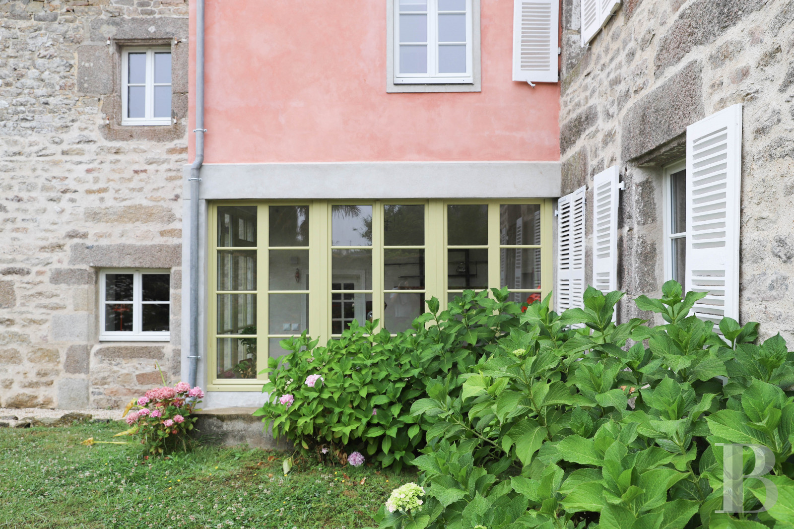 A 17th century manor house and penty close to the beaches and port in Lanildut, in the Iroise region - photo  n°5